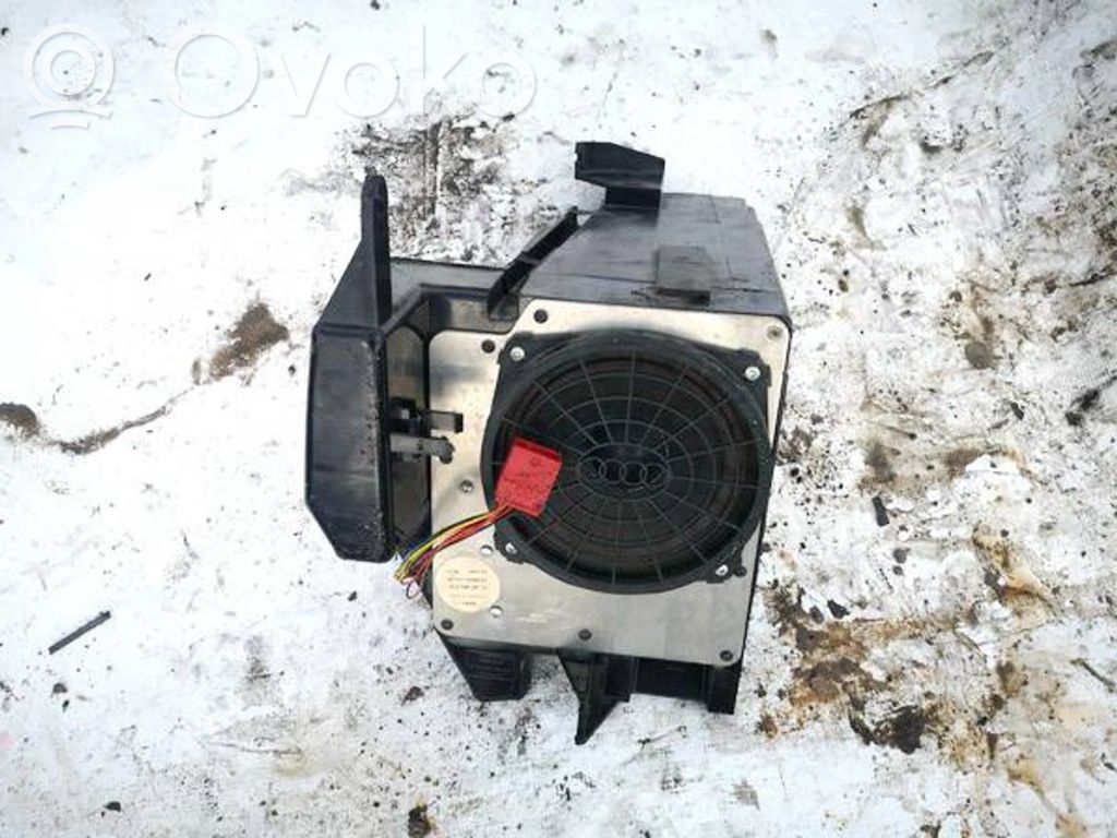 Subwoofer   8L0035381G,8L0035381G
