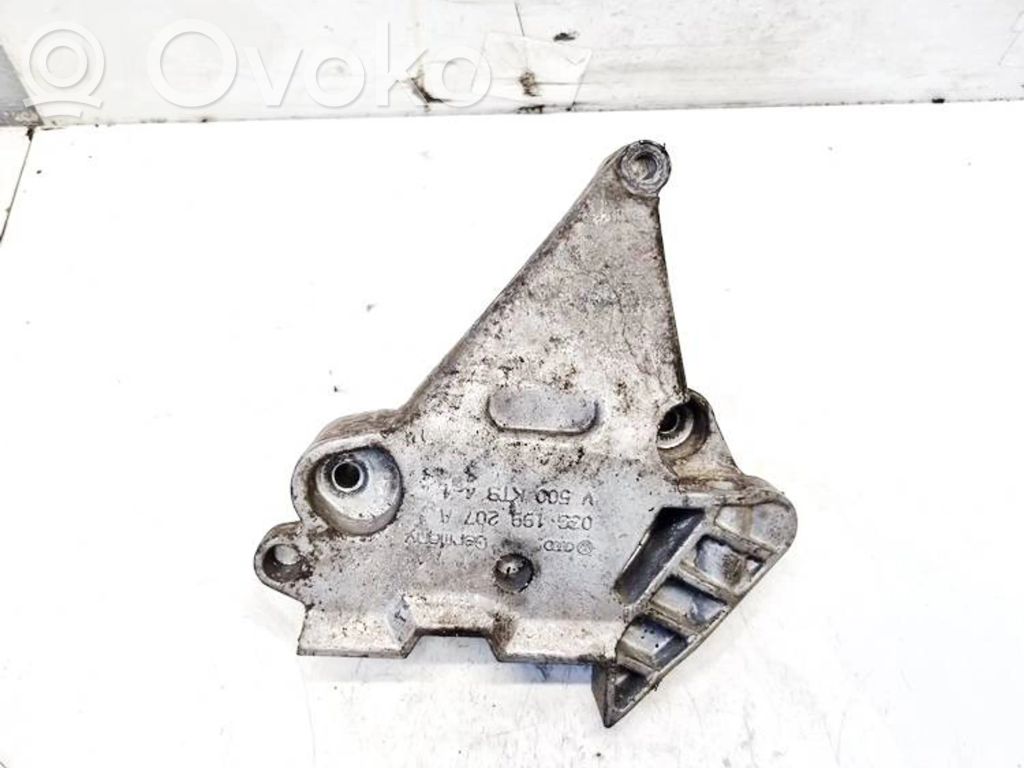 Volkswagen PASSAT B6 Supporto di montaggio del motore (usato)