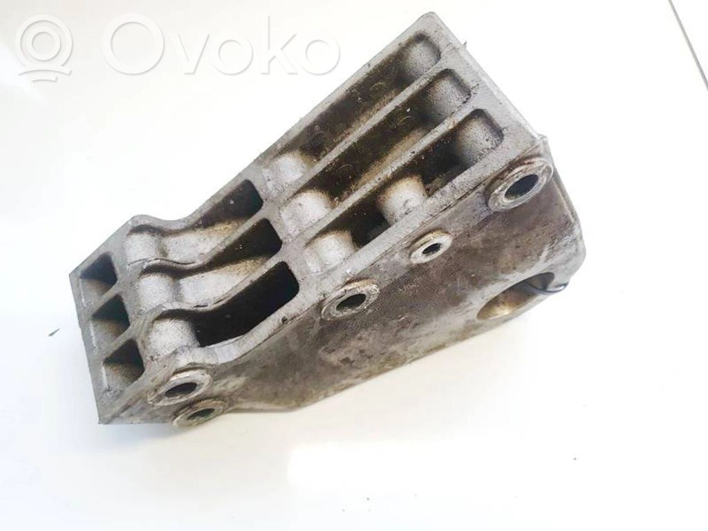 Saab 9-5 Support, suspension du moteur 