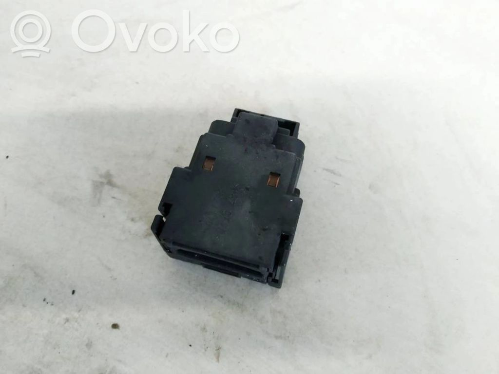 BMW 5 E60 E61 Virtalukon kytkin 