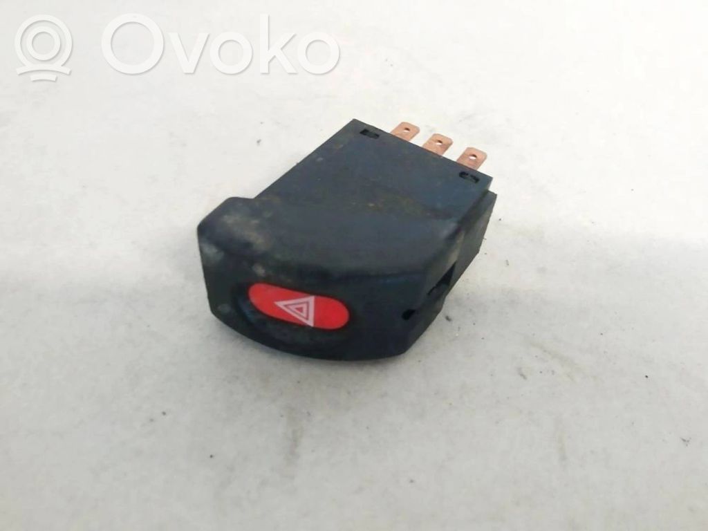 Opel Astra F Hätävilkkujen kytkin 
