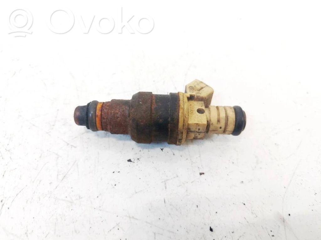Inyector de combustible   0280150749,957,0280150749