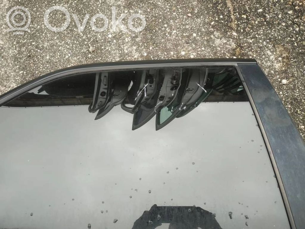 Rear door window glass