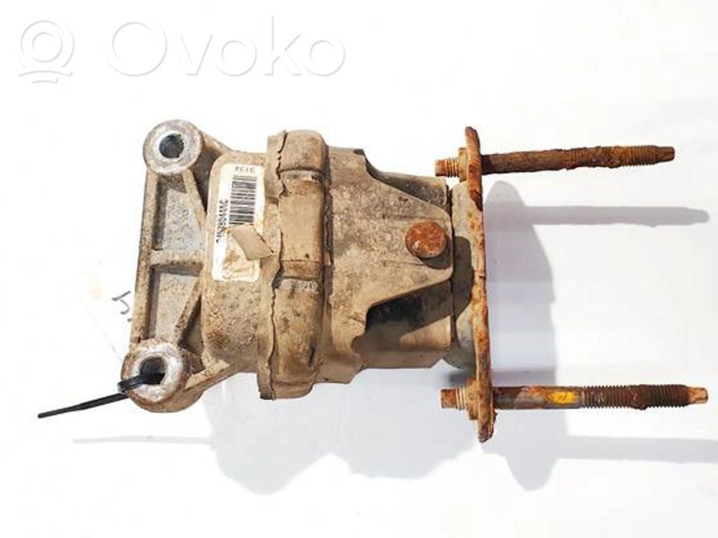 Dodge Magnum Engine mount bracket 