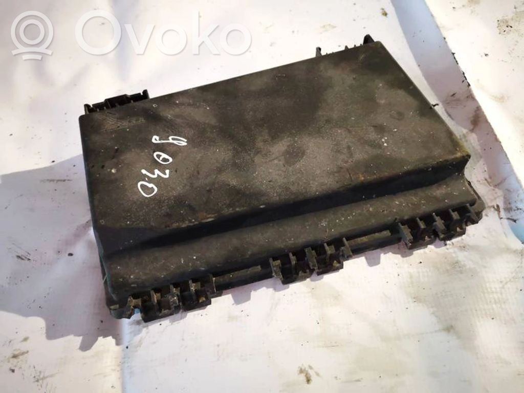 Opel Astra H Coperchio scatola dei fusibili