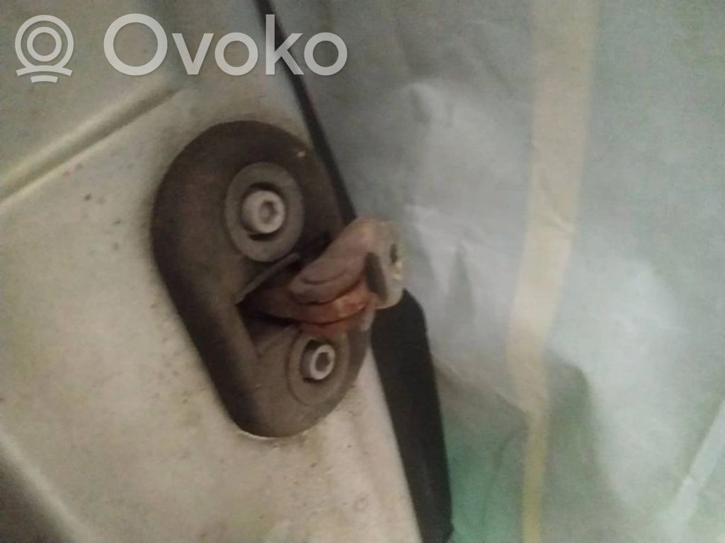 Etuoven pidätin