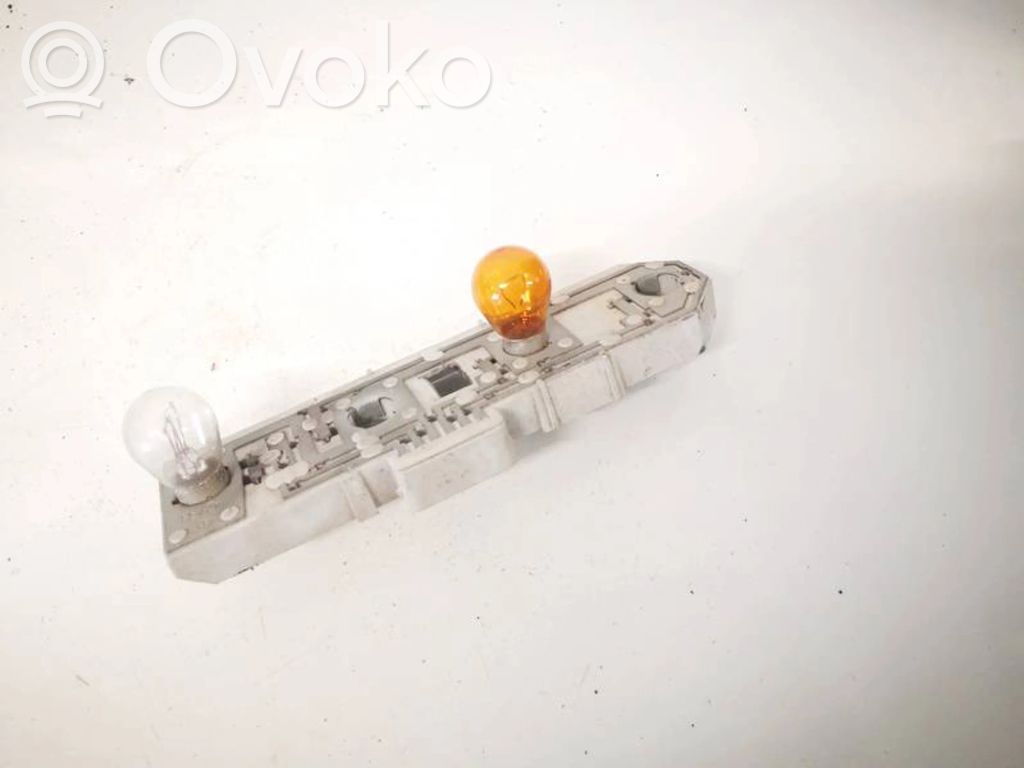 Skoda Superb B5 (3U) Porte ampoule de feu arrière