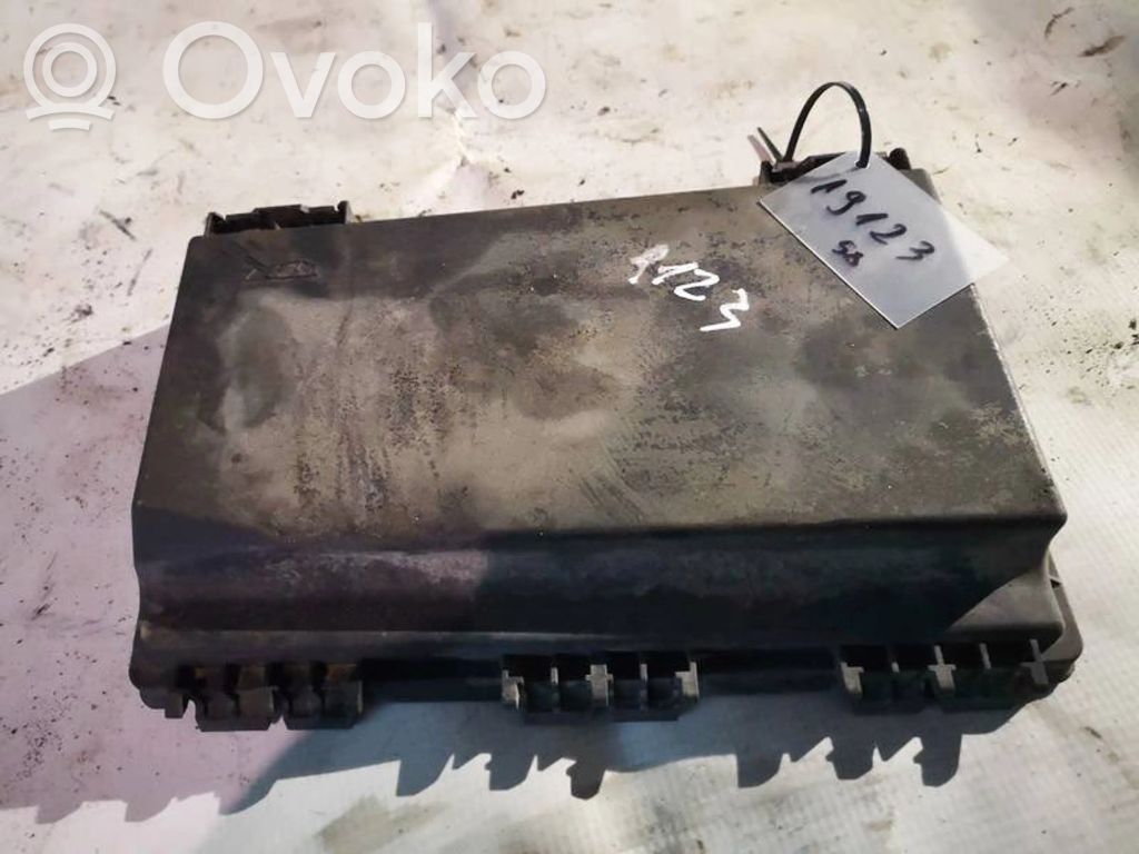 Opel Astra H Coperchio scatola dei fusibili