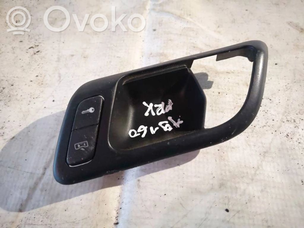Volkswagen Polo IV 9N3 Interruttore a pulsante della chiusura centralizzata