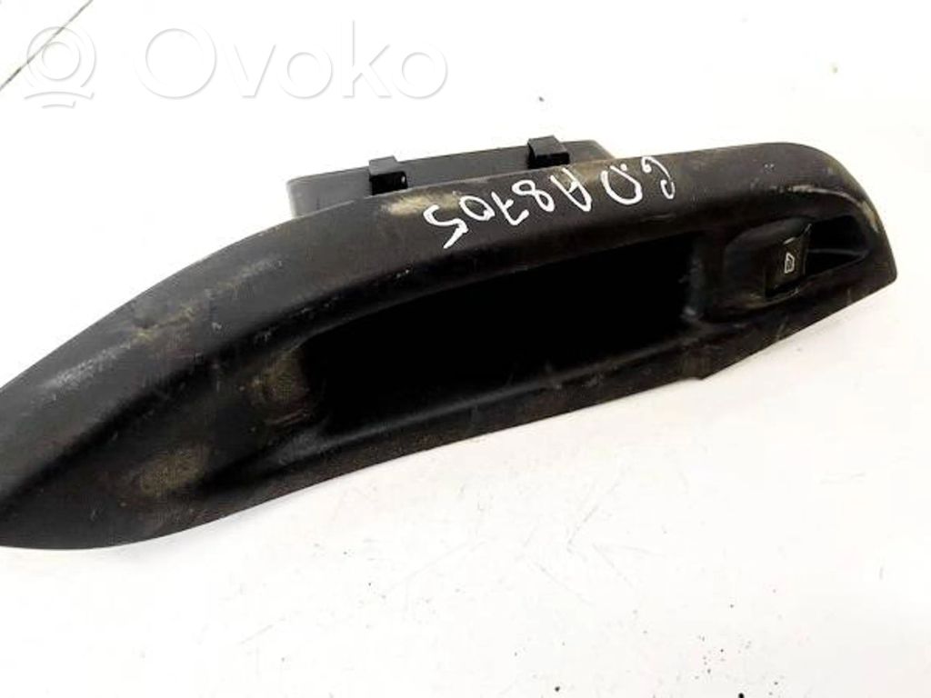 Ford Focus Front door window switch trim 