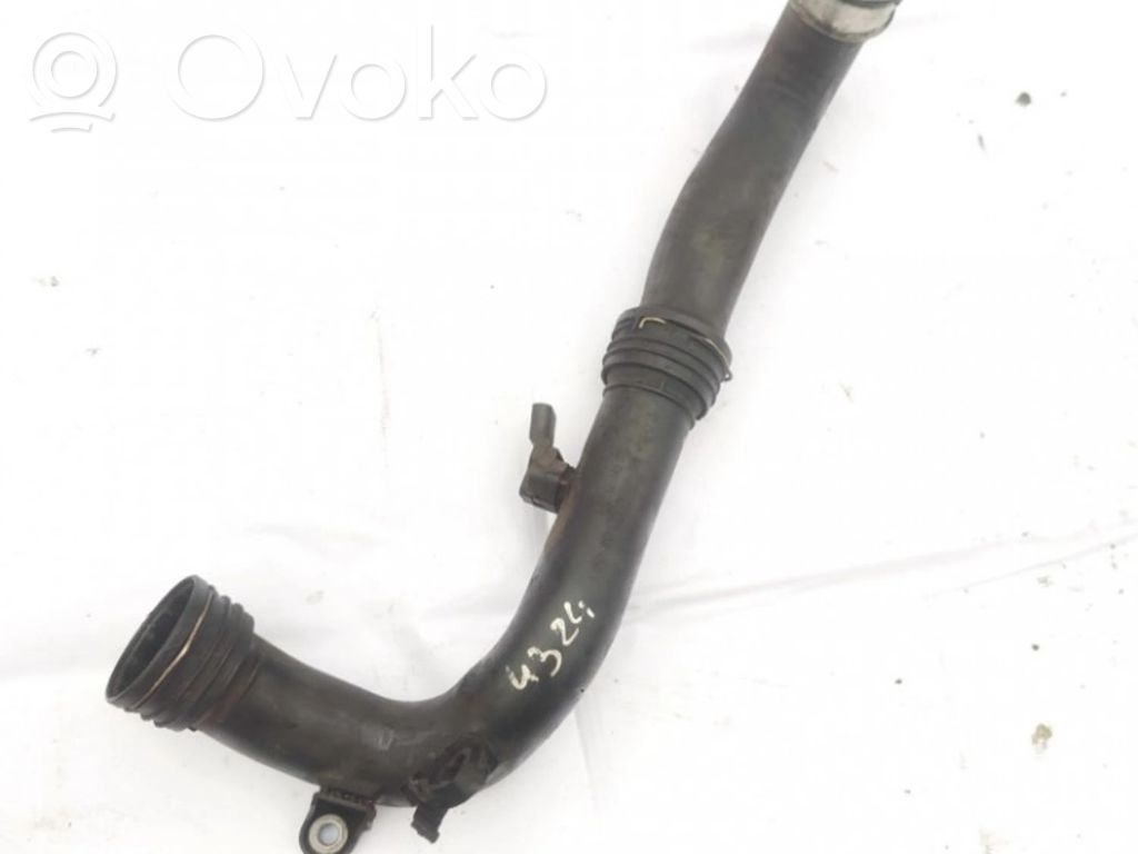 Volkswagen PASSAT B6 Furtun/conductă intercooler 