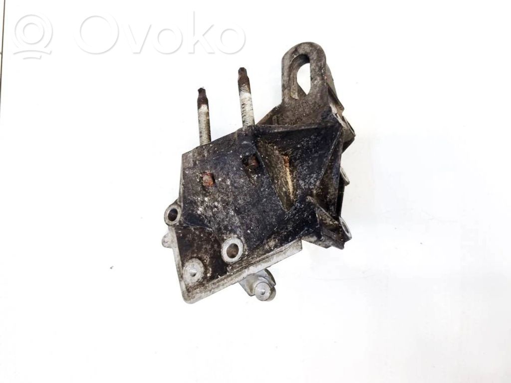 Ford Mondeo Mk III Engine mounting bracket 