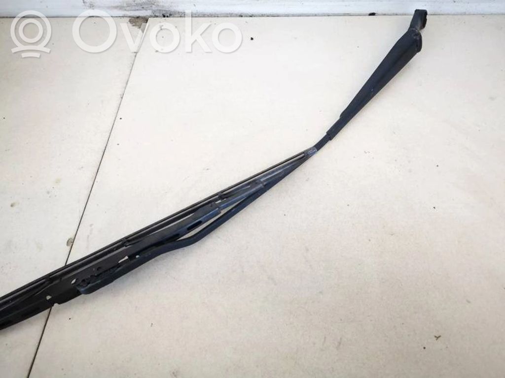 Volkswagen PASSAT B5 Braccio della spazzola tergicristallo anteriore