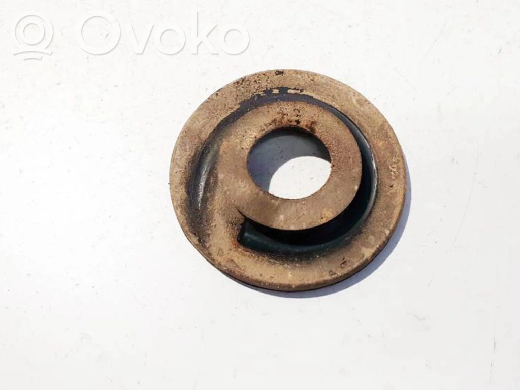 Volkswagen Golf V Cauciuc flanșă arc față 