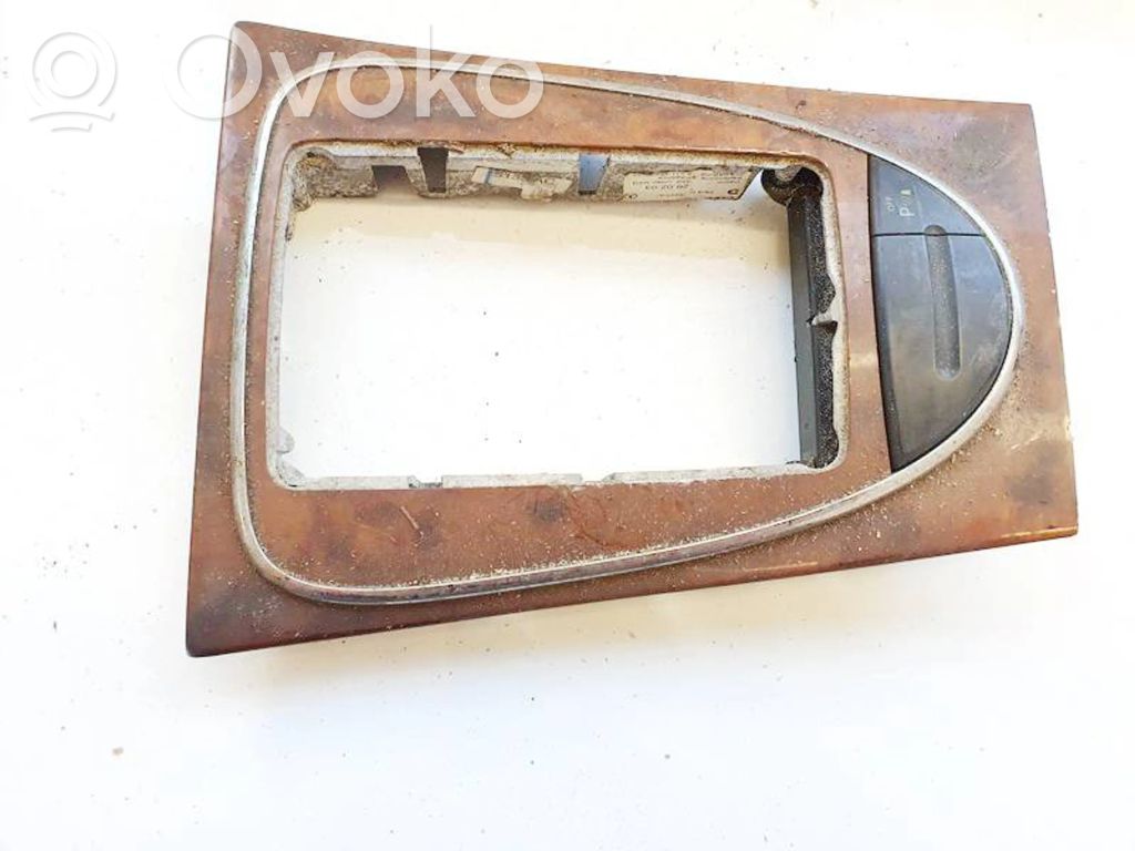 Mercedes-Benz E W211 Rivestimento in plastica cornice della leva del cambio