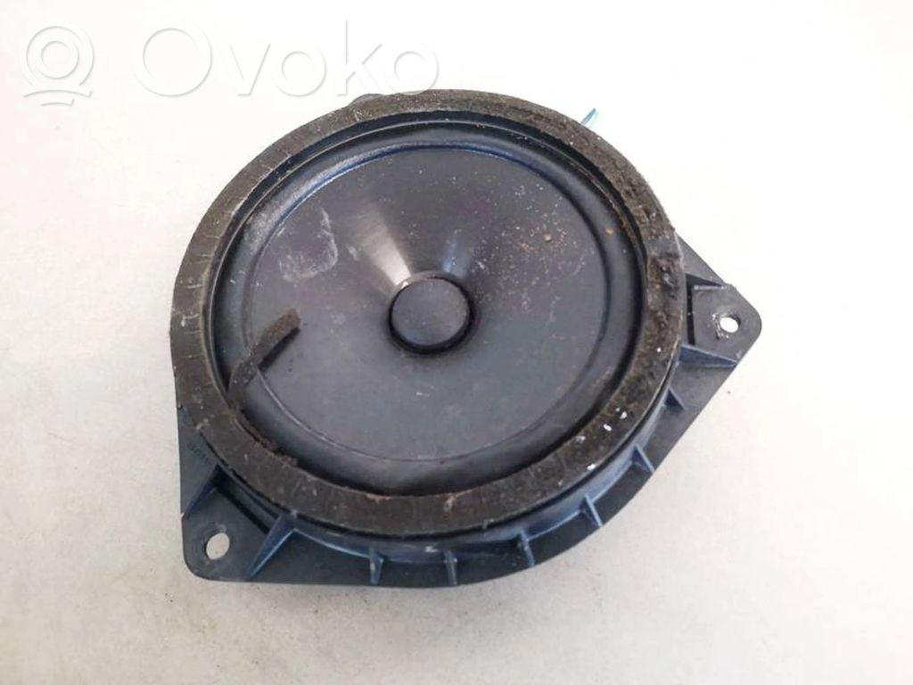 Toyota Avensis Verso Difuzor ușă față 