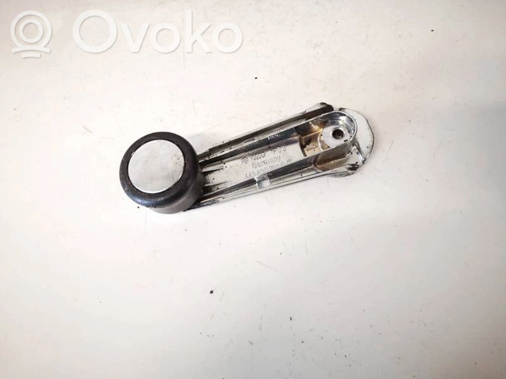 Audi A4 S4 B5 8D Manovella finestrino della portiera anteriore