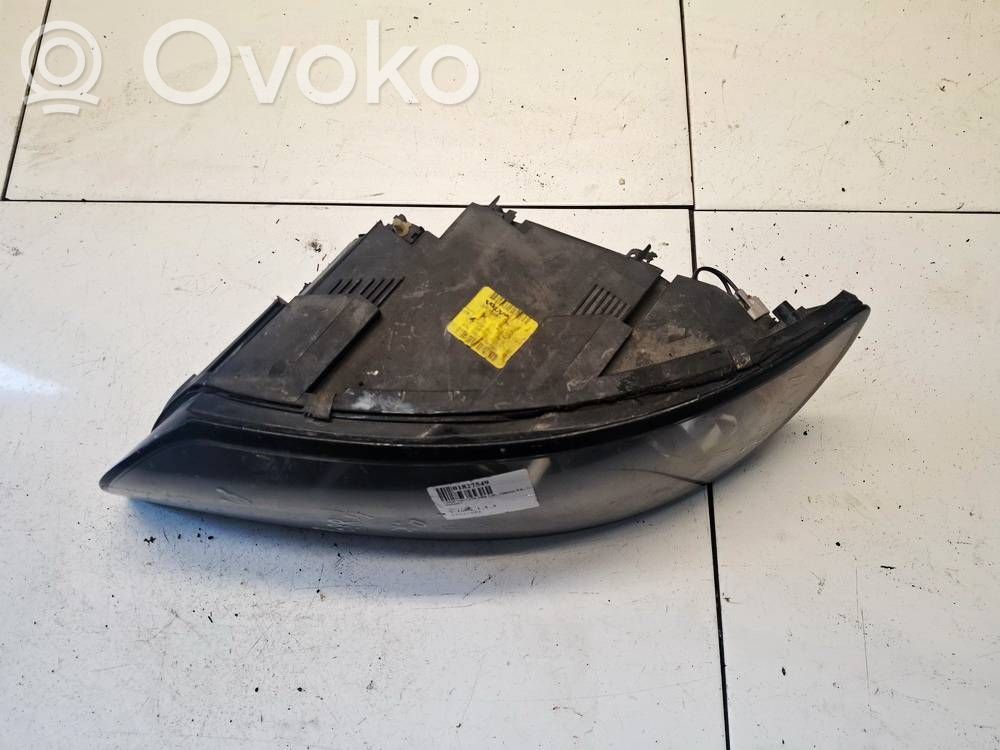 Volvo V50 Lampa przednia 