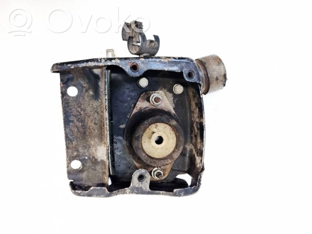 Citroen Xsara Picasso Engine mount bracket 