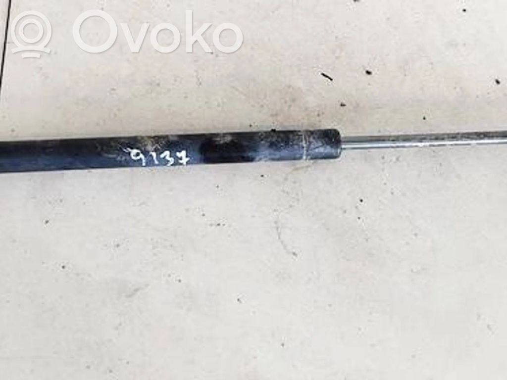 Audi A4 S4 B5 8D Tailgate/trunk strut/damper 
