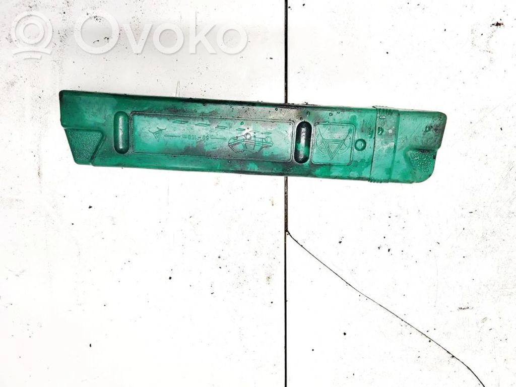 Toyota RAV 4 (XA20) Triangle d'avertissement 