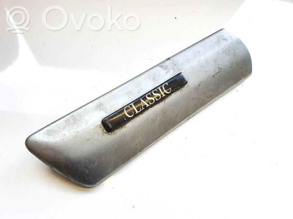 Mercedes-Benz E W210 Rivestimento parafango (modanatura) 
