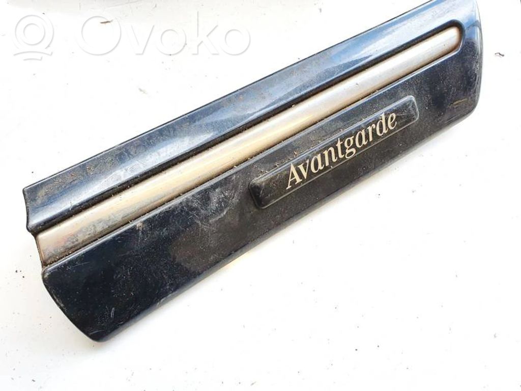 Mercedes-Benz E W210 Rivestimento parafango (modanatura) 