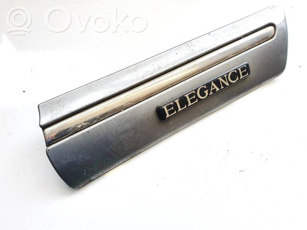 Mercedes-Benz E W210 Rivestimento parafango (modanatura) 