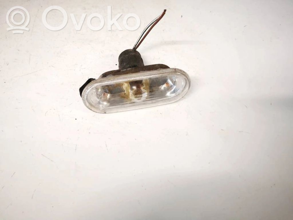Volkswagen Fox Semnalizator bară față