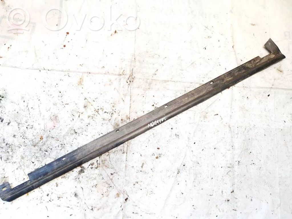 Audi A4 S4 B5 8D Rivestimento modanatura del vetro della portiera anteriore 
