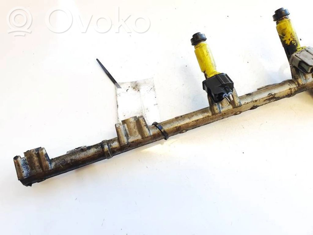 Toyota RAV 4 (XA20) Polttoainepääputki