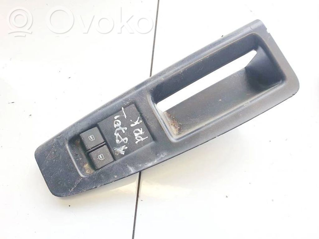 Volkswagen Polo IV 9N3 Interrupteur commade lève-vitre