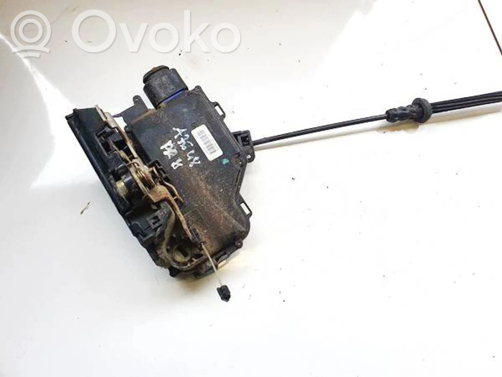 Skoda Octavia Mk2 (1Z) Zamek drzwi przednich