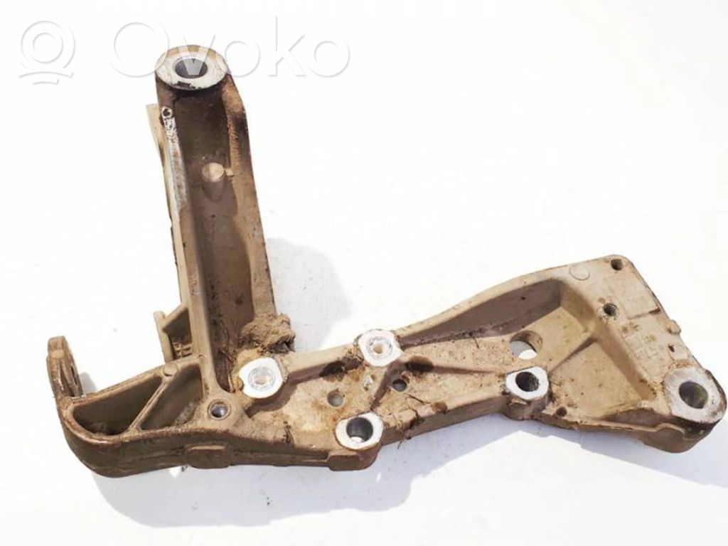 Skoda Octavia Mk2 (1Z) Braccio di controllo sospensione anteriore inferiore/braccio oscillante