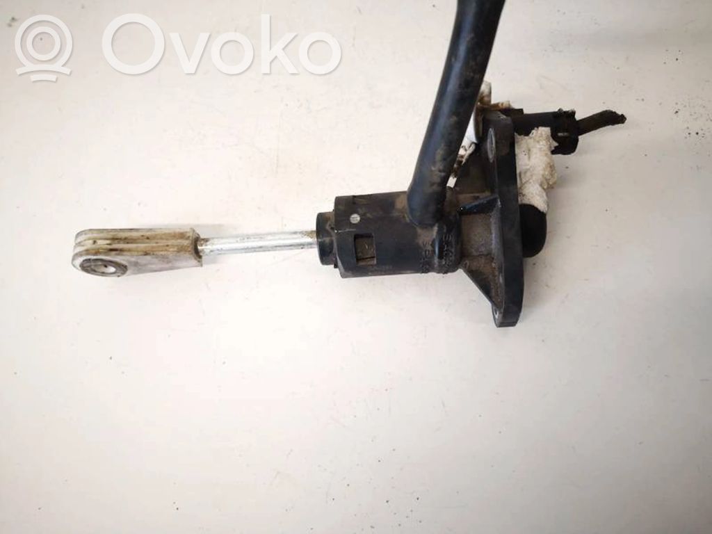 Volkswagen PASSAT B5 Pompa della frizione 