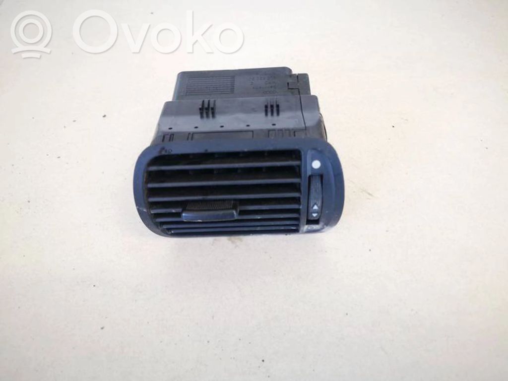 Grilă ventilație centrală   8L0820901,8L0820901