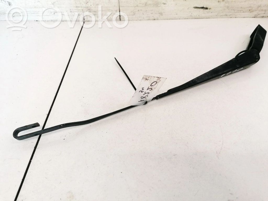 Ford Mondeo Mk III Braccio della spazzola tergicristallo anteriore
