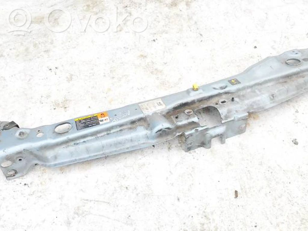 Ford Transit Pas przedni