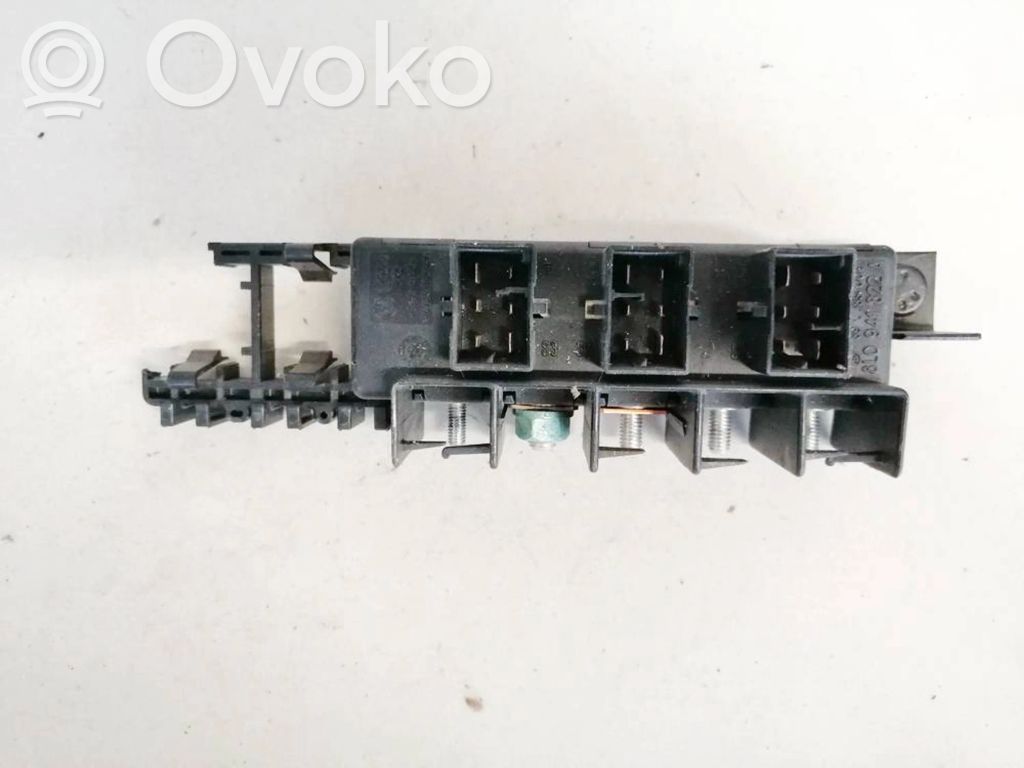 Volkswagen PASSAT B5 Set scatola dei fusibili 