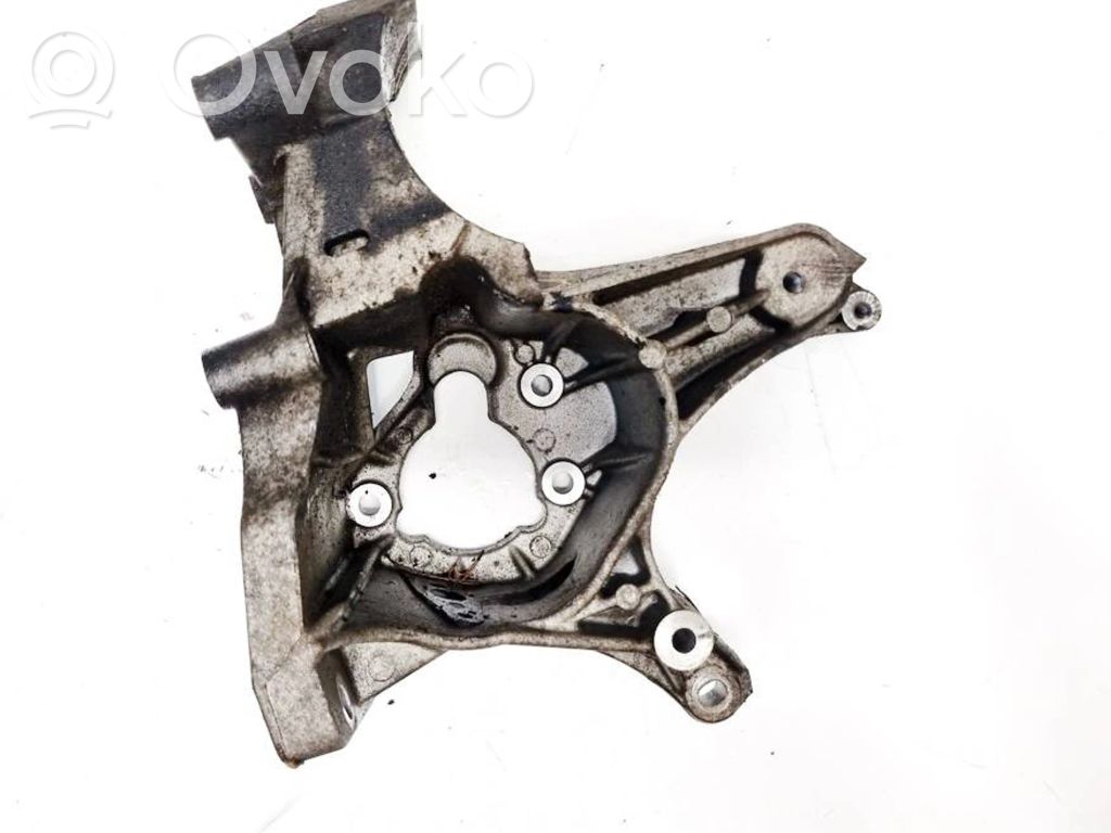 Renault Scenic I Engine mounting bracket 