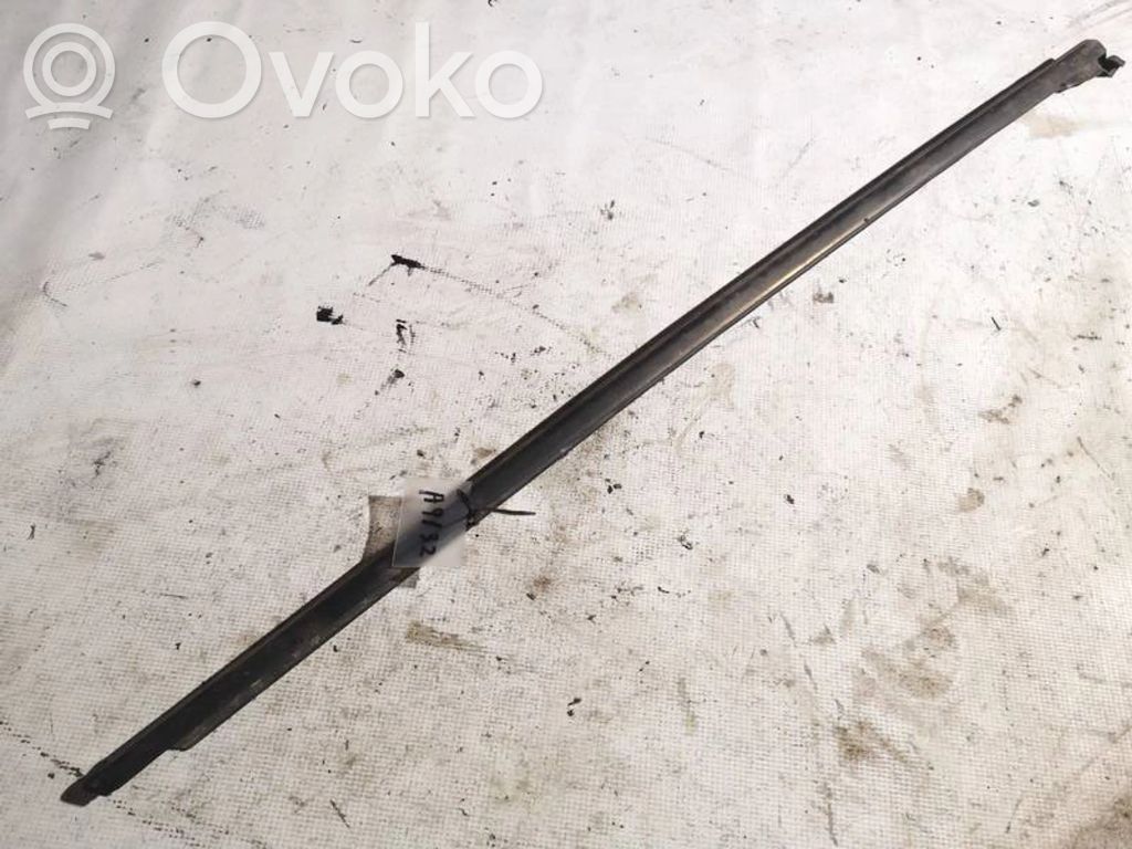 Volkswagen Jetta V Ornament geam ușă spate 