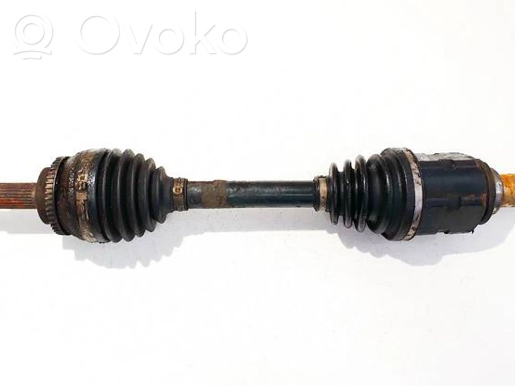 Etuvetoakseli