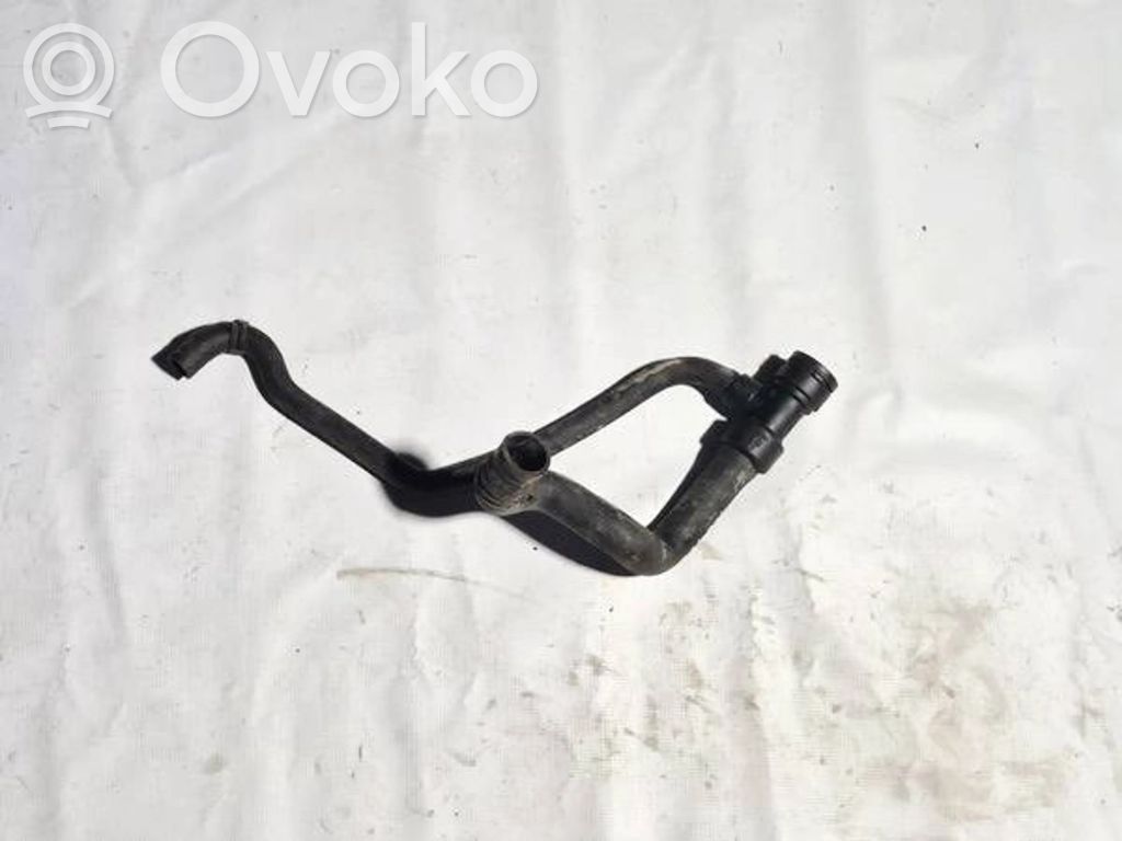Volkswagen PASSAT B5 Tubo flessibile del liquido di raffreddamento del motore 