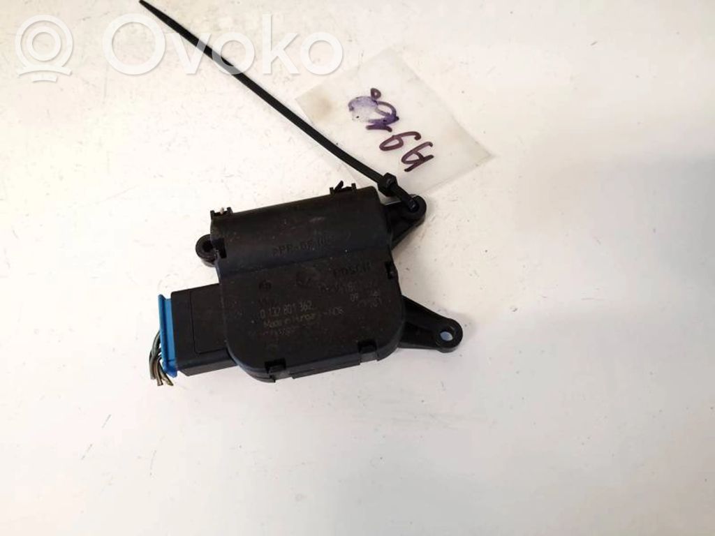 Volkswagen Golf VI Motor/actuator clapetă aer 