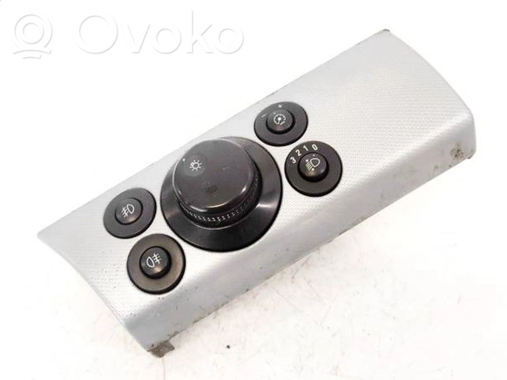 Opel Astra H Light switch 