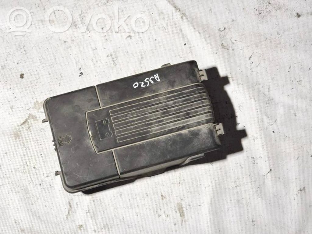 Skoda Superb B6 (3T) Coperchio/tappo della scatola vassoio della batteria