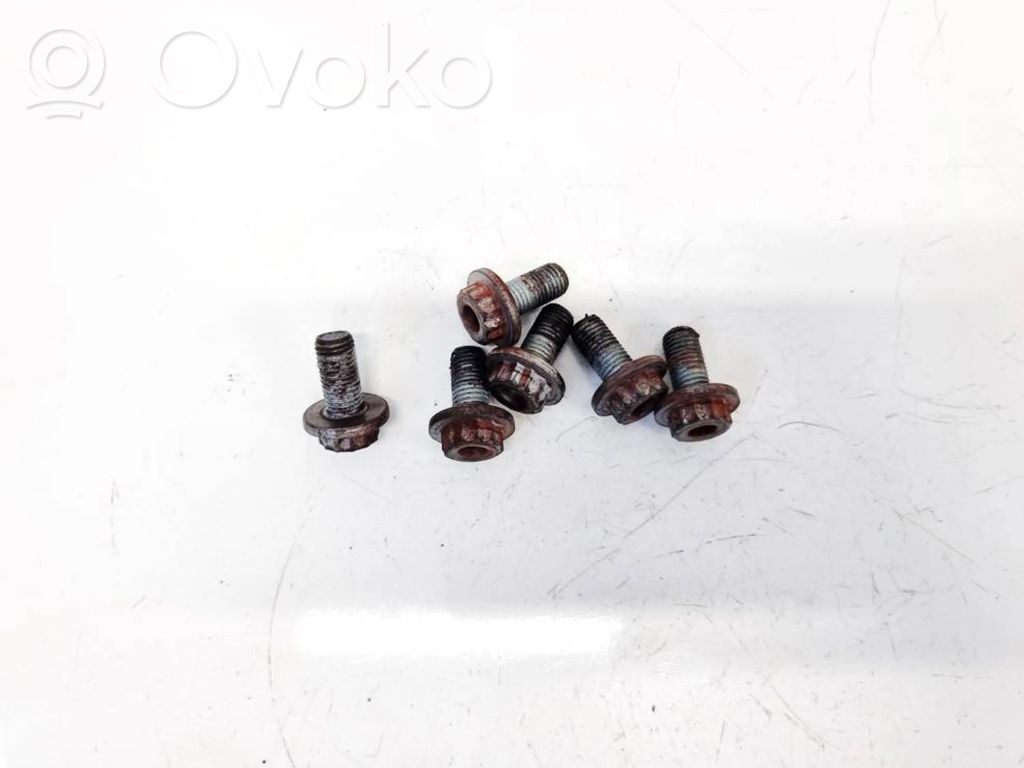 Tuercas/tornillos
