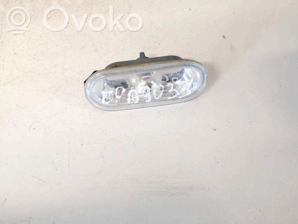 Volkswagen Polo Indicatore di direzione del parafango anteriore 