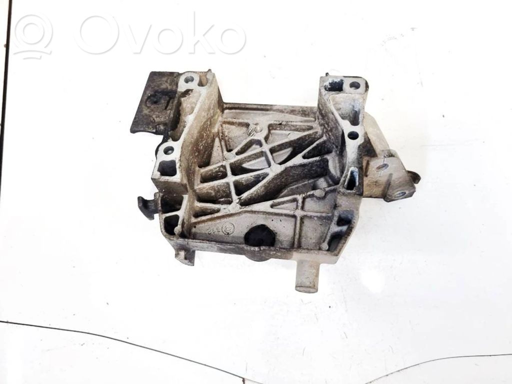 Renault Twingo II Engine mounting bracket 