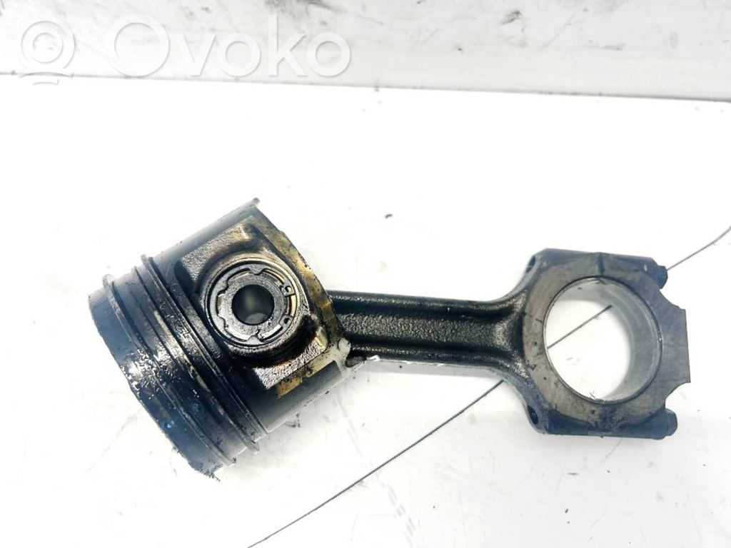 Fiat Croma Tłok z korbowodem 